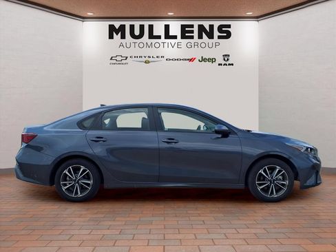 Used 2023 Kia Forte LXS FWD image 4