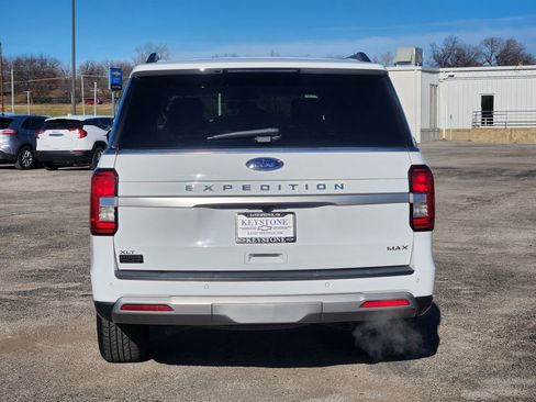 Used 2023 Ford Expedition Max XLT image 6