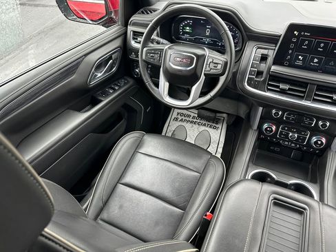 Used 2024 GMC Yukon XL SLT image 16