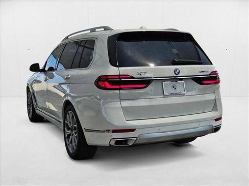Used 2026 BMW X7 xDrive40i w/ Premium Package image 7