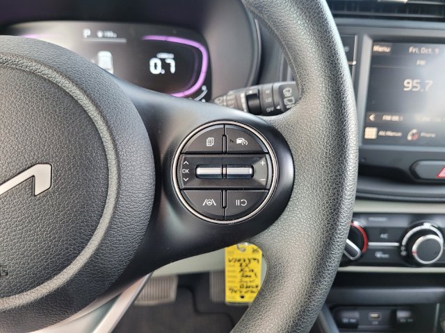 Used 2025 Kia Soul LX w/ LX Technology Package FWD image 23