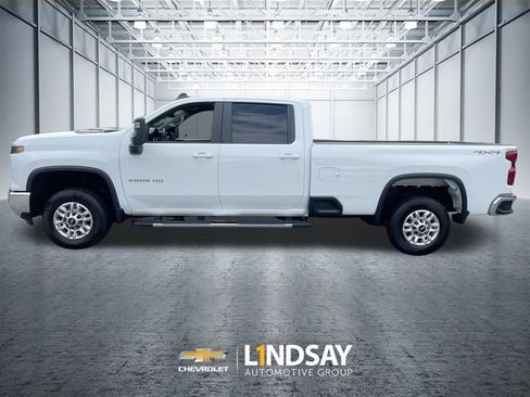 Used 2025 Chevrolet Silverado 2500 LT w/ Convenience Package AWD/4WD image 5