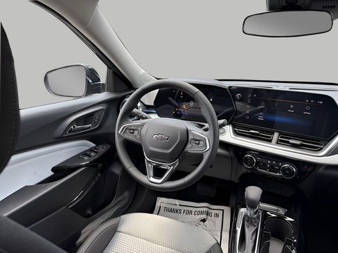 New 2026 Chevrolet Trax LT w/ Driver Confidence Package FWD image 9