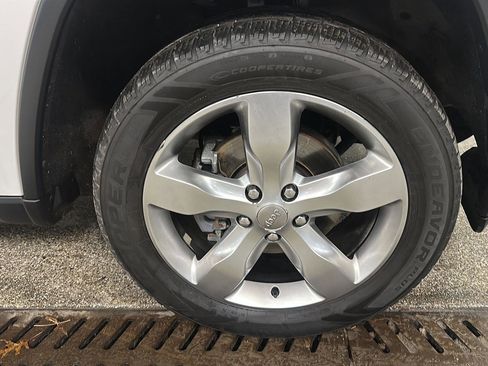 Used 2013 Jeep Grand Cherokee Overland w/ Advance Technology Group image 13