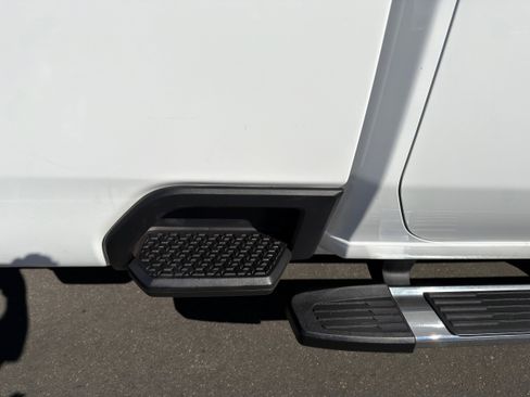 Used 2024 Chevrolet Silverado 2500 LT image 15