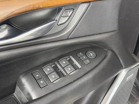Used 2018 Cadillac Escalade Premium Luxury image 25