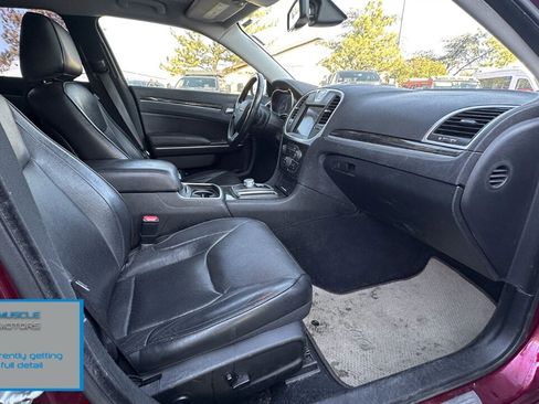 Used 2019 Chrysler 300 Limited image 12