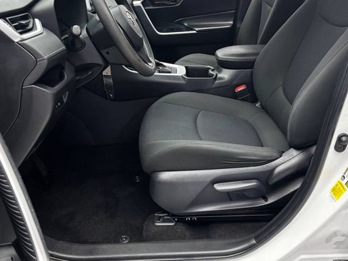 Used 2024 Toyota RAV4 LE AWD/4WD image 12