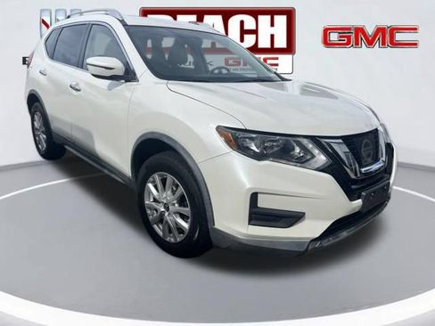 Used 2017 Nissan Rogue SV AWD/4WD image 3