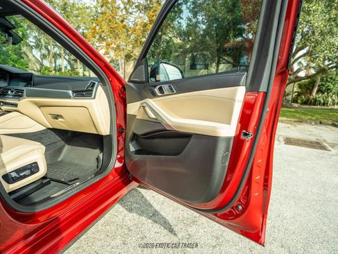 Used 2021 BMW X6 sDrive40i w/ Executive Package image 32