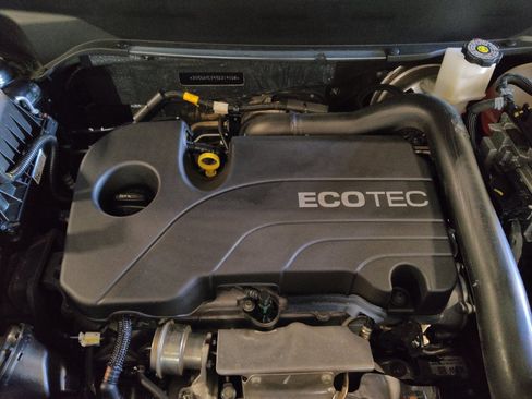 Used 2022 Chevrolet Equinox LS w/ LS Convenience Package FWD image 30
