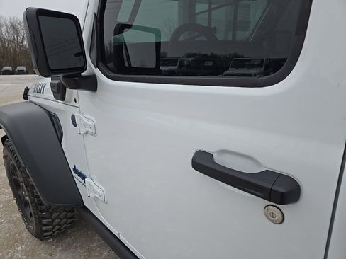 Used 2023 Jeep Wrangler Unlimited AWD/4WD image 34
