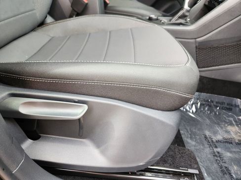 Used 2024 Volkswagen Taos SE image 20