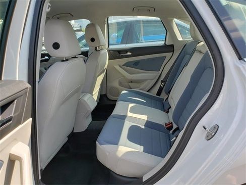 New 2025 Volkswagen Jetta SE image 11