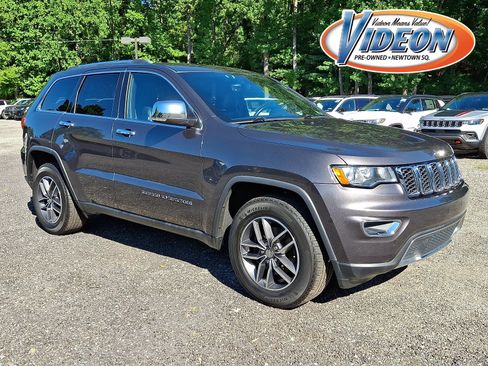 Used 2017 Jeep Grand Cherokee Limited AWD/4WD image 1