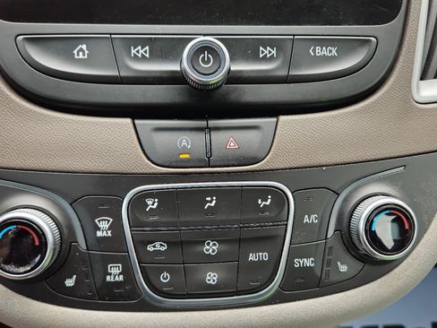 Used 2024 Chevrolet Malibu LT FWD image 14