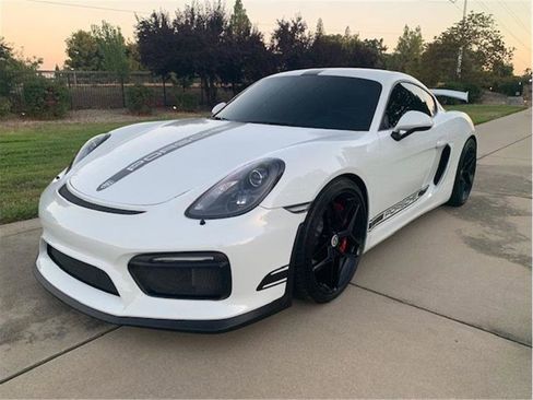 Used 2016 Porsche Cayman GT4 image 5