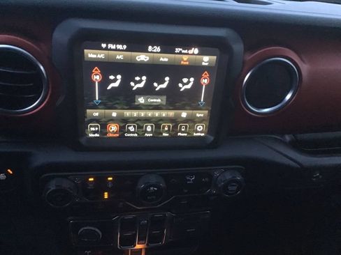 Used 2023 Jeep Gladiator Rubicon w/ LED Lighting Group AWD/4WD image 14