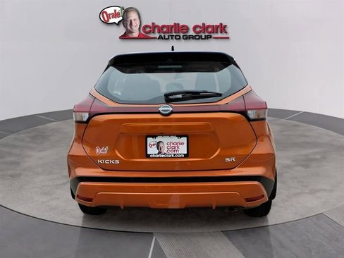Used 2024 Nissan Kicks SR image 4