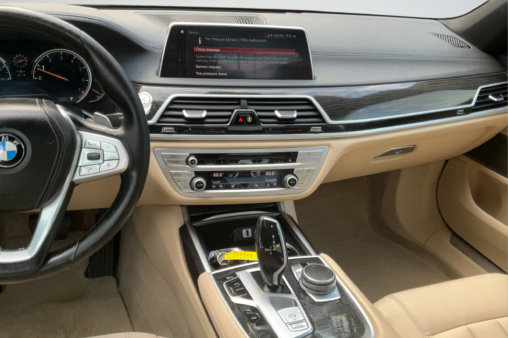 Used 2018 BMW 740i RWD image 15