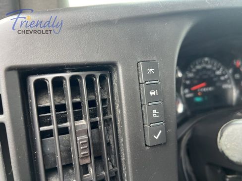 Used 2016 Chevrolet Express 3500 RWD image 16