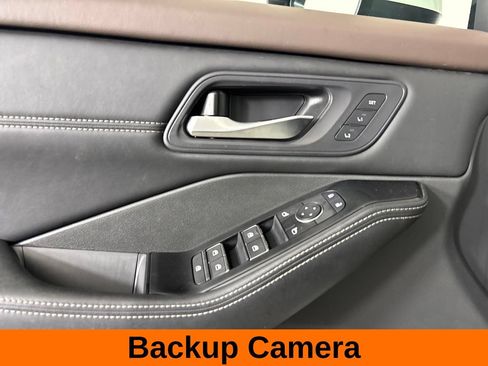 Used 2023 Nissan Rogue SL w/ SL Premium Package FWD image 12