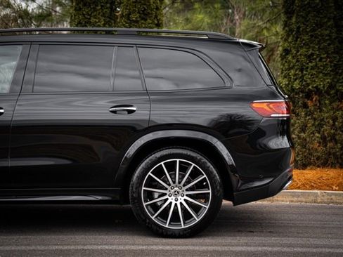 Used 2022 Mercedes-Benz GLS 450 4MATIC w/ AMG Line Exterior image 11