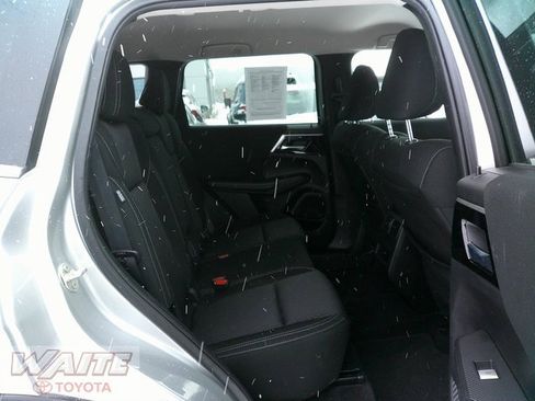 Used 2022 Mitsubishi Outlander ES image 21