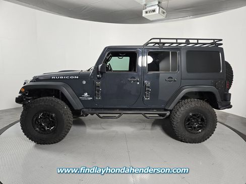Used 2018 Jeep Wrangler Unlimited Rubicon w/ Connectivity Group image 3