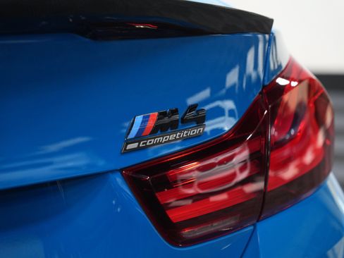 Used 2020 BMW M4 Coupe w/ Competition Package RWD image 19