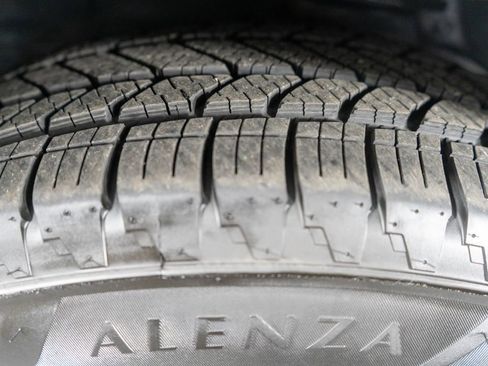 Used 2014 Chevrolet Traverse LT image 26