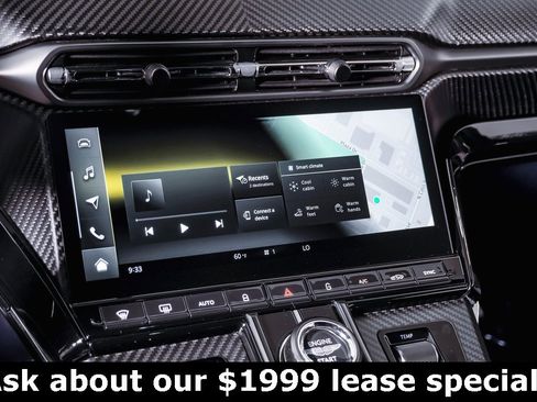 Used 2025 Aston Martin V8 Vantage Coupe image 25