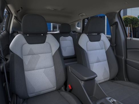 Used 2026 Chevrolet Trax LS w/ LS Convenience Package FWD image 17
