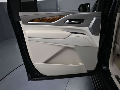 Used 2023 Cadillac Escalade ESV Premium Luxury Platinum w/ LPO, Radiant Package AWD/4WD image 24