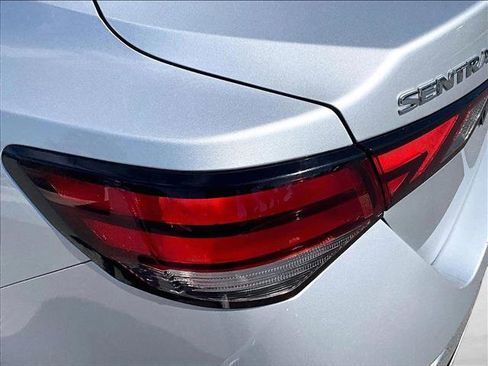 Used 2023 Nissan Sentra SV FWD image 29