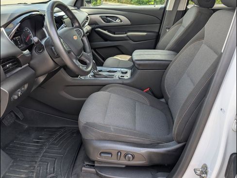 Used 2018 Chevrolet Traverse LT FWD image 14