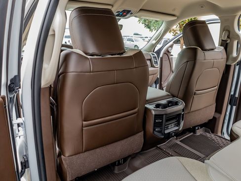 Used 2025 RAM 3500 Laramie image 34