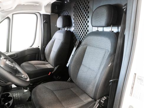 Used 2025 RAM ProMaster 2500 w/ U-Haul Equipment Group FWD image 7