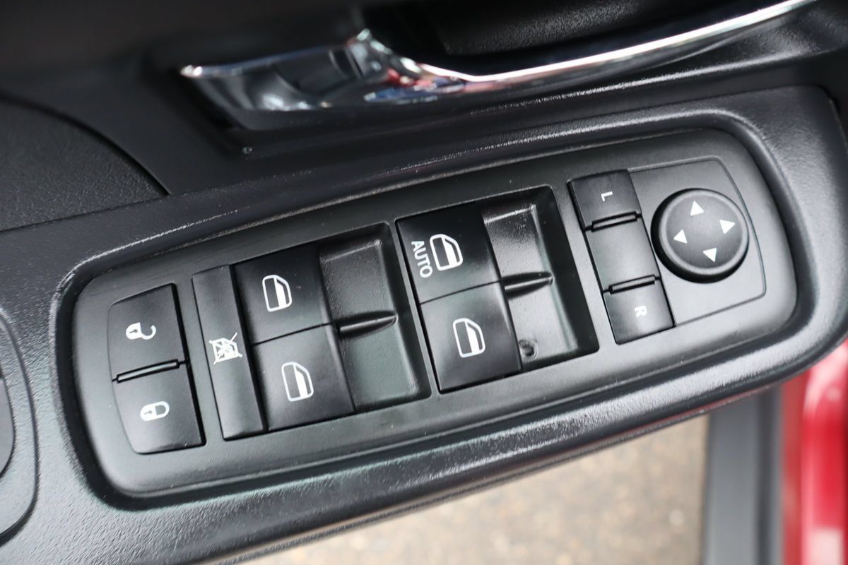 Used 2012 Jeep Liberty Sport w/ Driver Convenience Group AWD/4WD image 29
