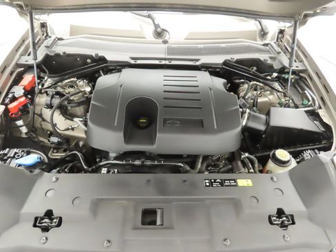 Used 2023 Land Rover Defender 110 X-Dynamic SE image 29