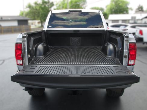 Used 2015 RAM 2500 Tradesman w/ Chrome Appearance Group AWD/4WD image 9