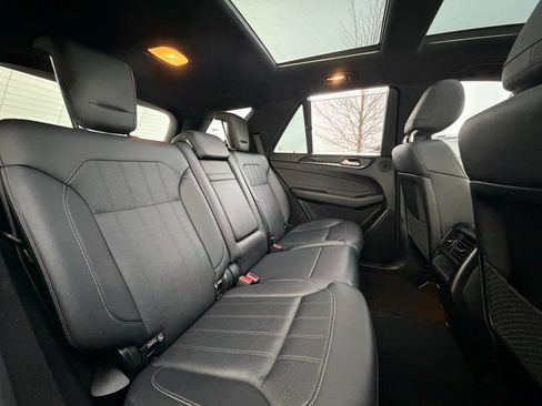 Used 2019 Mercedes-Benz GLE 400 4MATIC image 40