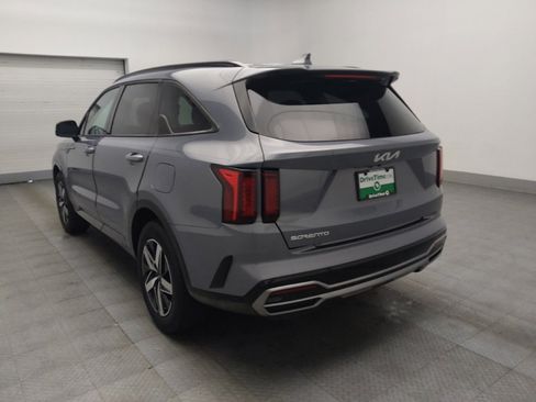 Used 2023 Kia Sorento S image 5