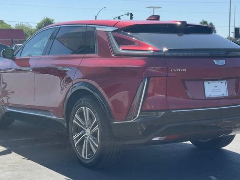Certified 2024 Cadillac Lyriq Luxury AWD/4WD image 10