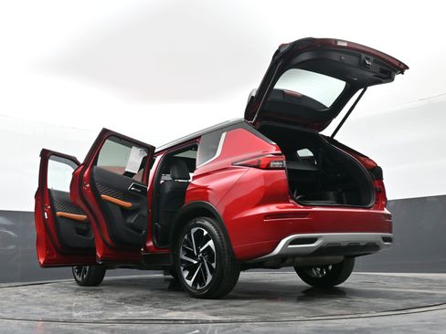 Used 2024 Mitsubishi Outlander SEL image 51