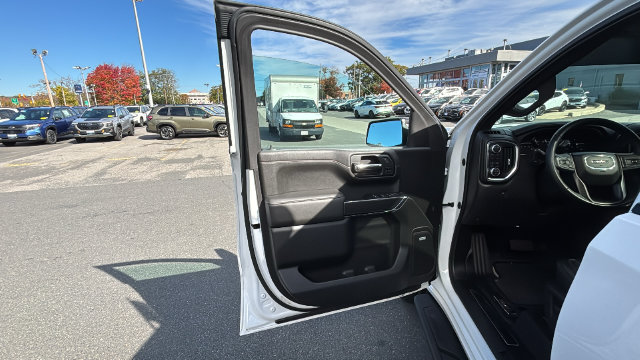 Certified 2022 GMC Sierra 1500 AT4 w/ AT4 Premium Package AWD/4WD image 24