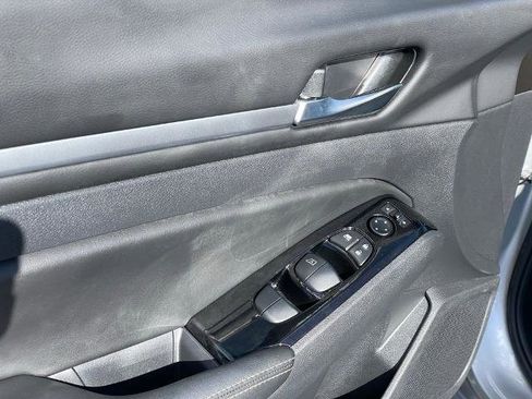 Certified 2023 Nissan Altima 2.5 SV image 13