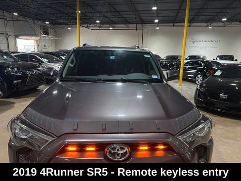 Used 2019 Toyota 4Runner SR5 AWD/4WD image 12