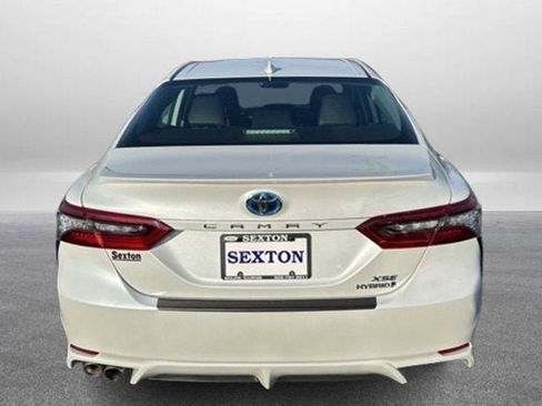 Used 2021 Toyota Camry XSE w/ Cold Weather Package image 9
