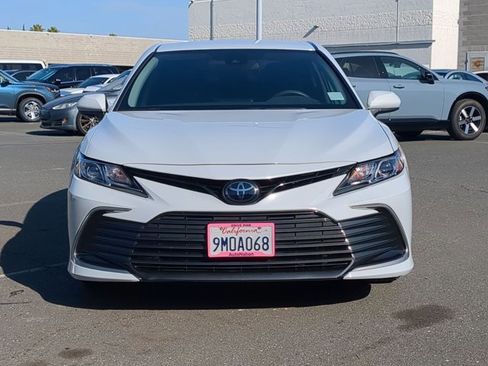 Used 2024 Toyota Camry LE image 2